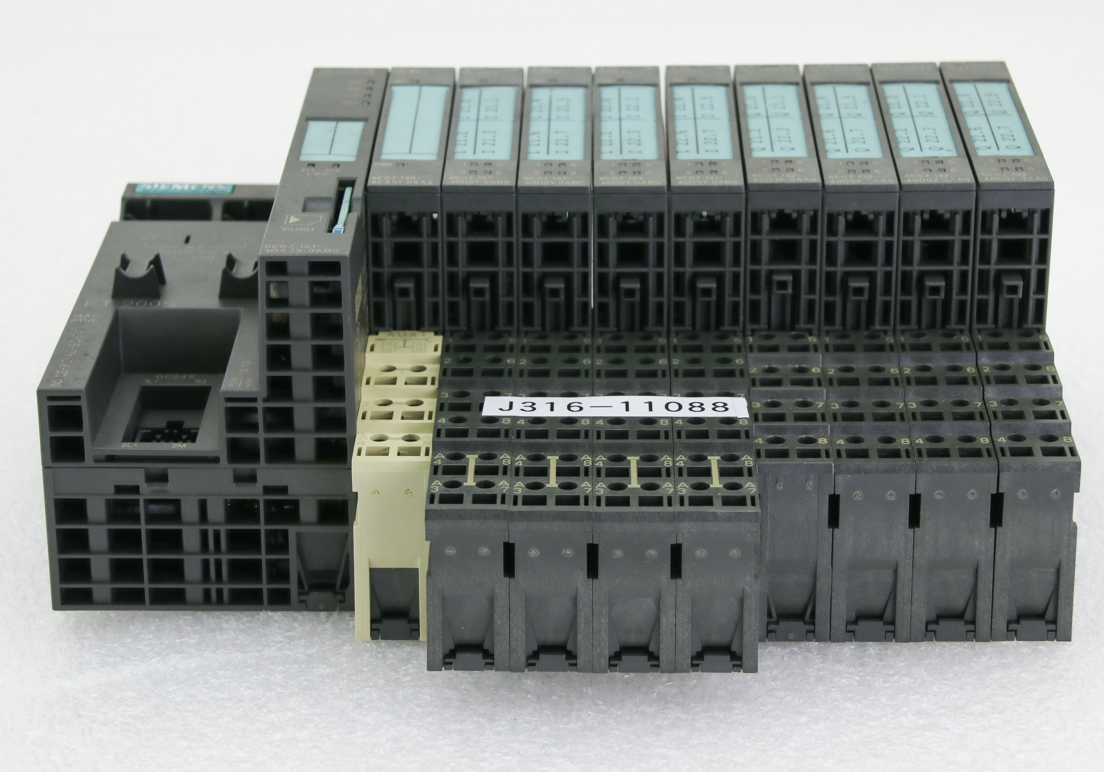 11088 SIEMENS PROFIBUS- DP 9 SLOTS INTERFACE MODULE ET 200S 6ES7
